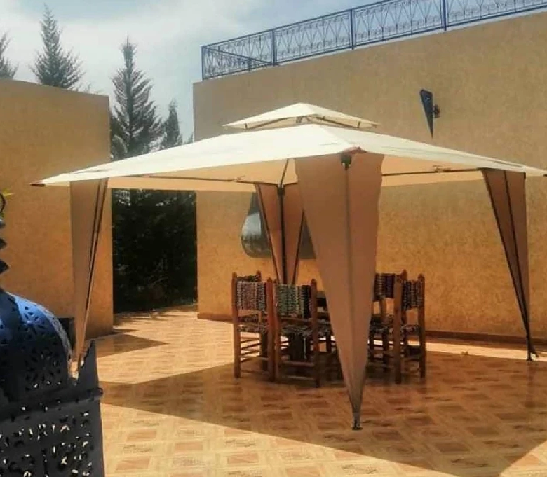 Villa à Vendre avec Piscine et Jardin à Marrakech